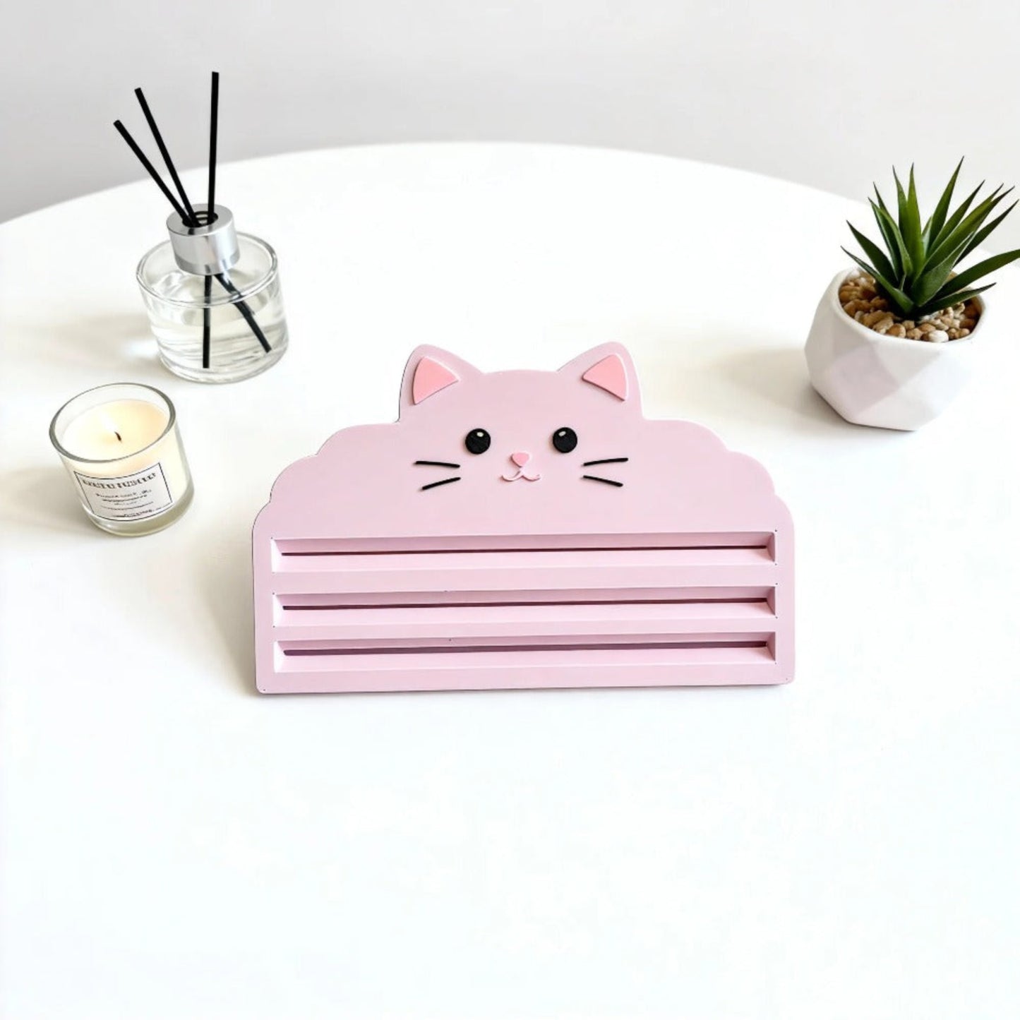 Presse‑aliments pour chat et chien. Presse efficacement les sachets, évite le gaspillage, facile à nettoyer, sans pile, compatible avec tous types de sachets alimentaires.